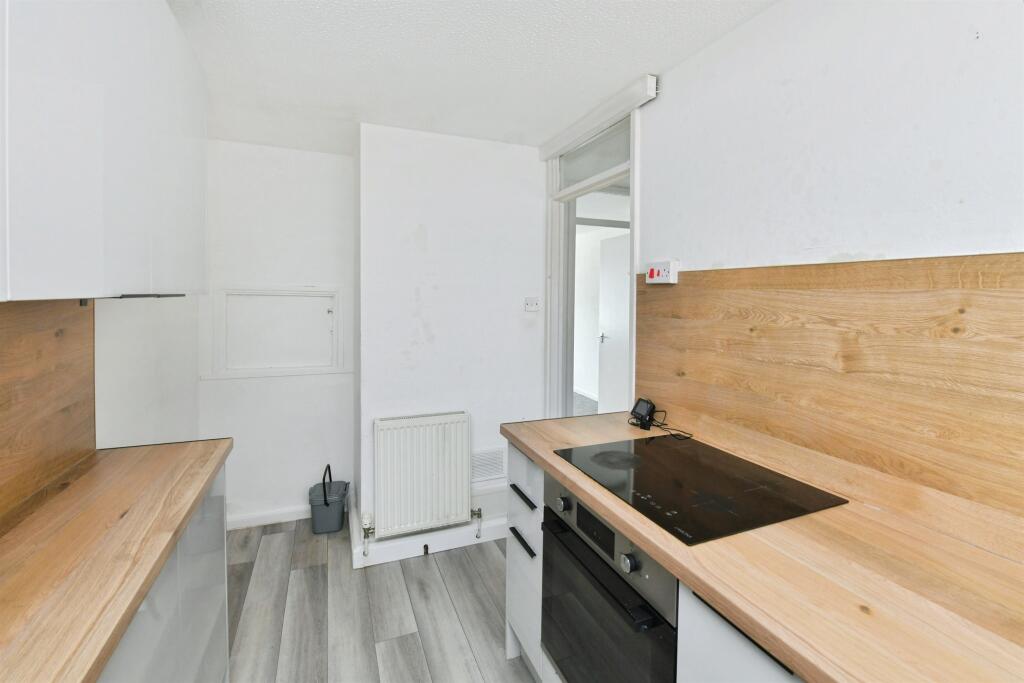Apartment in Plymouth - More