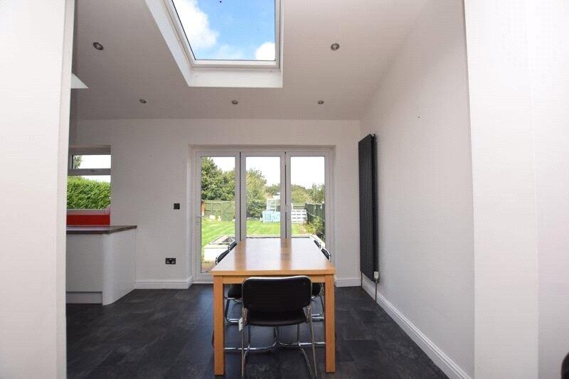 6 bedroom semi-detached house for rent