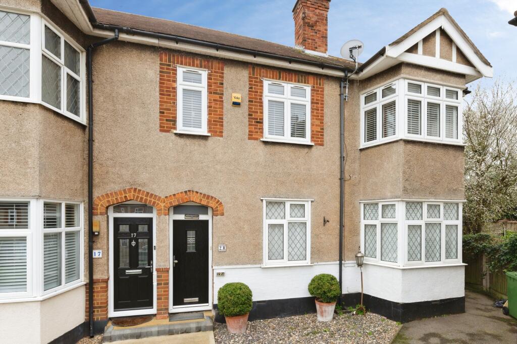 Main image of property: High Street, Hornchurch, RM12