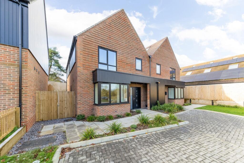 Main image of property: Park Lane, Stokenchurch, HP14