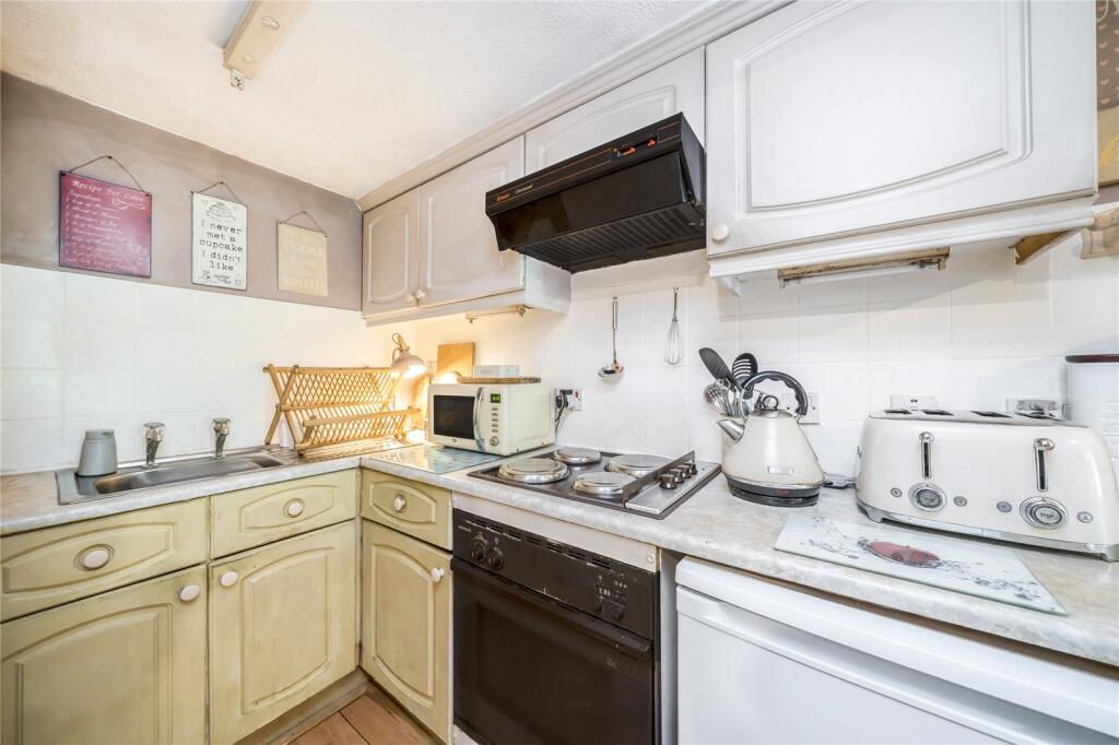 House in London, Mill Meads, West Ham - View 4