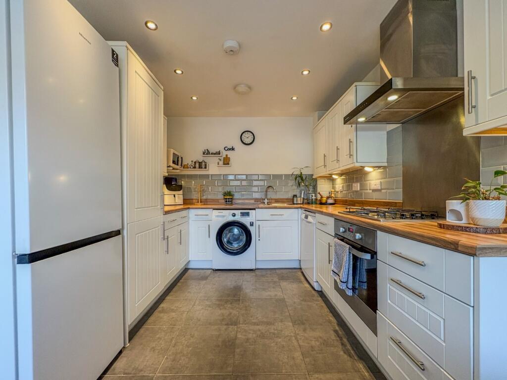 House in Bristol, Hengrove - More