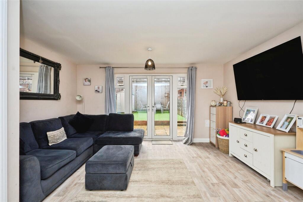 29 RED FOX SQUARE photo 3