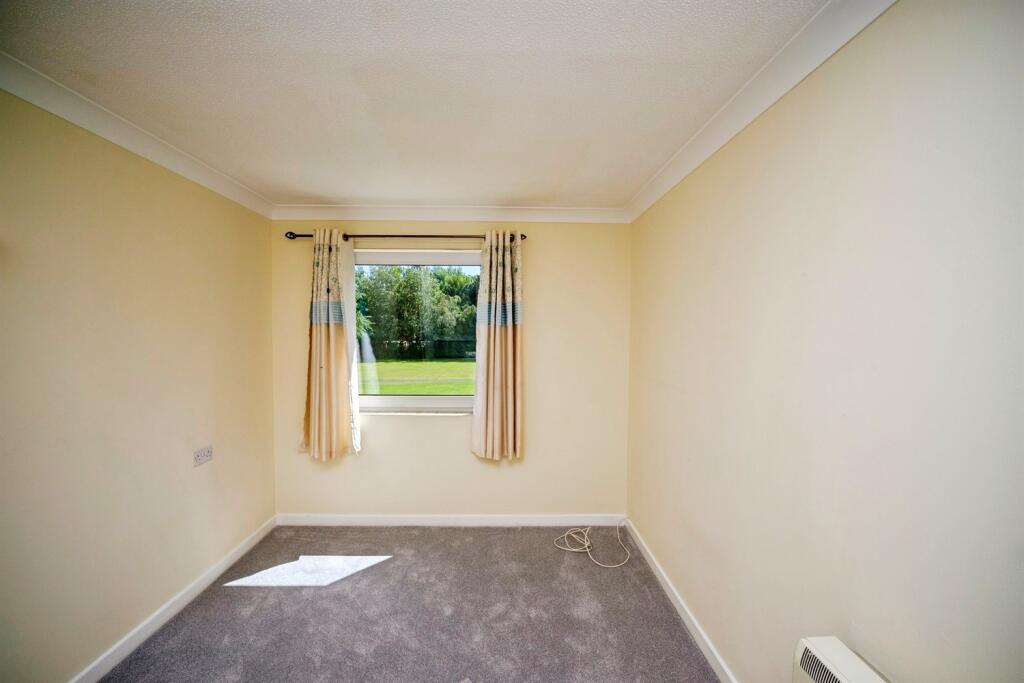 Apartment in Wirral, Liverpool City Region - More