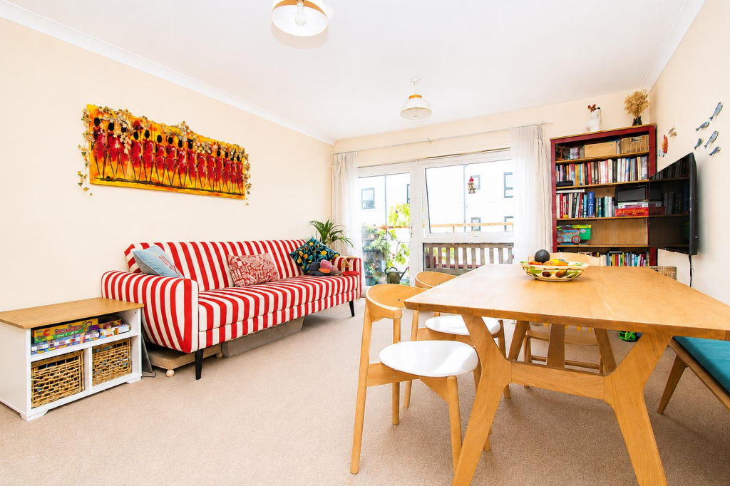 Apartment in Sutton - More