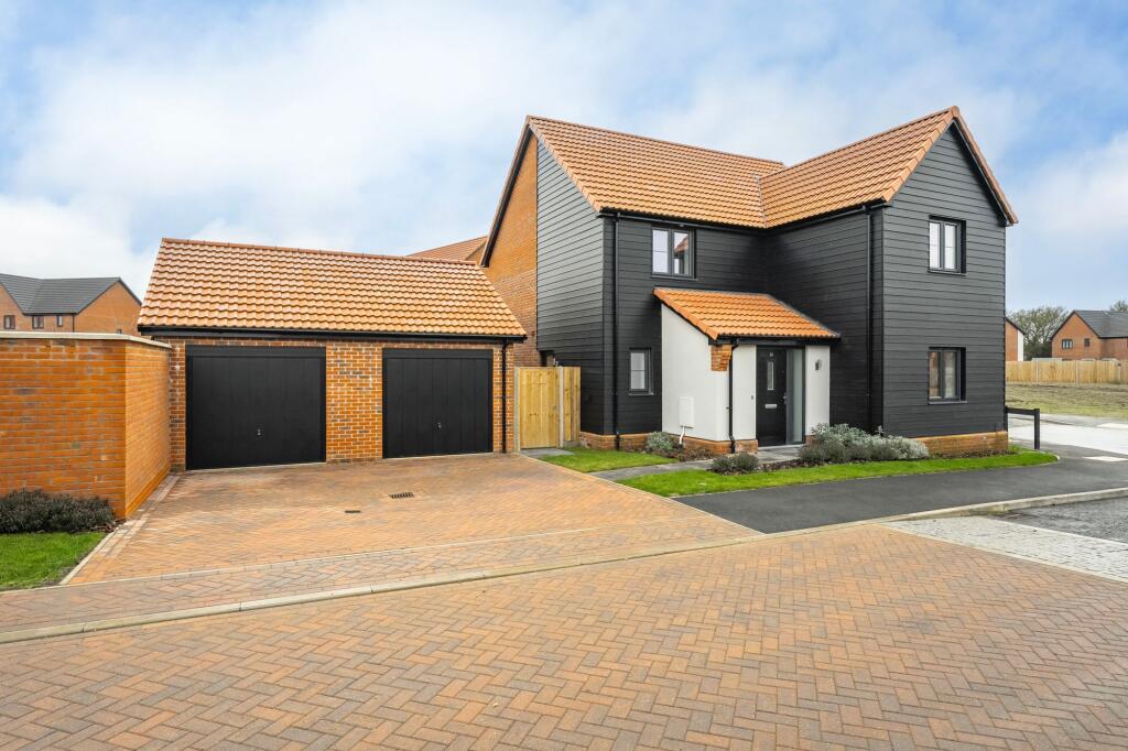 4-bed detached on The Fields, Bacton, £460,000