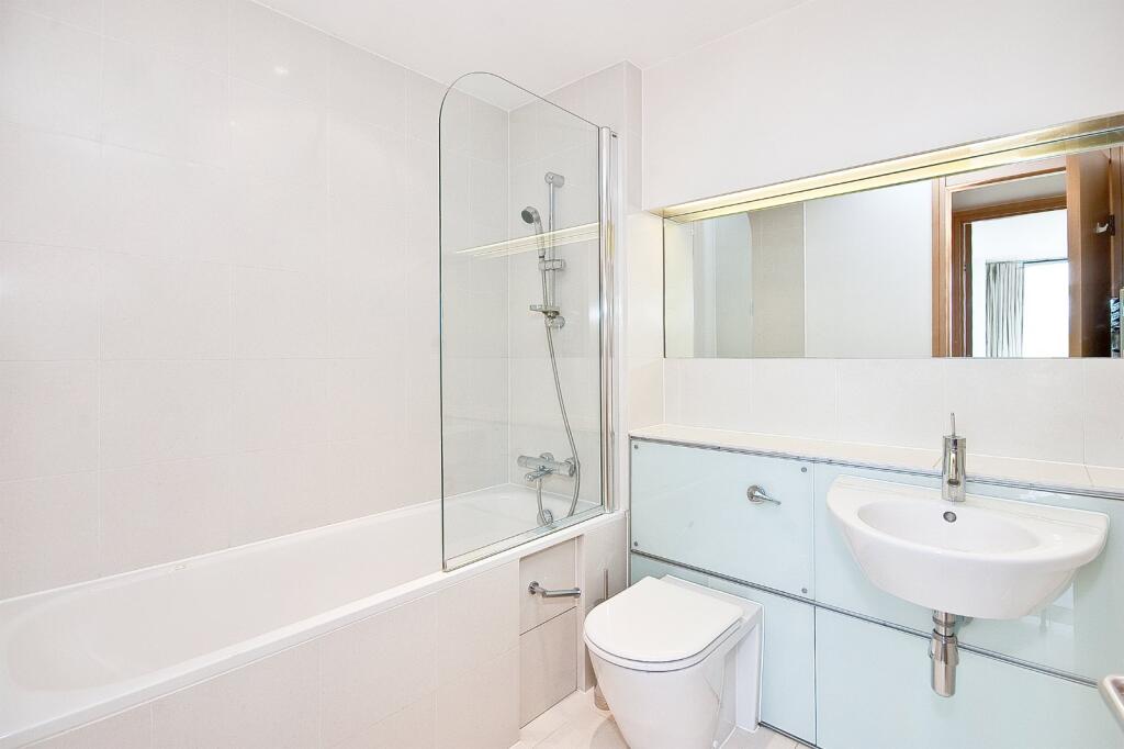 Apartment in London - More