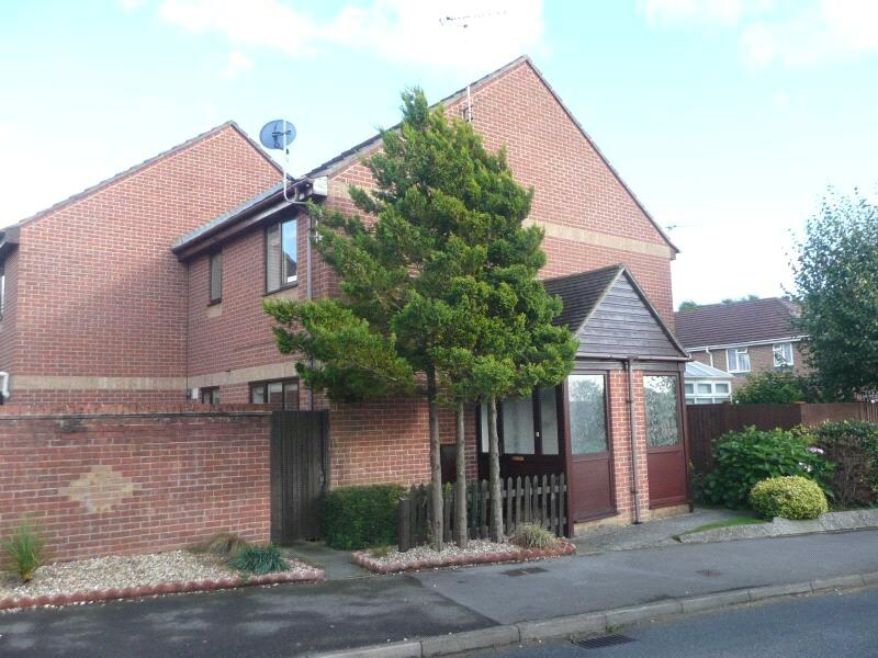 Main image of property: Stonechat Road, Horndean, Waterlooville, Hampshire, PO8