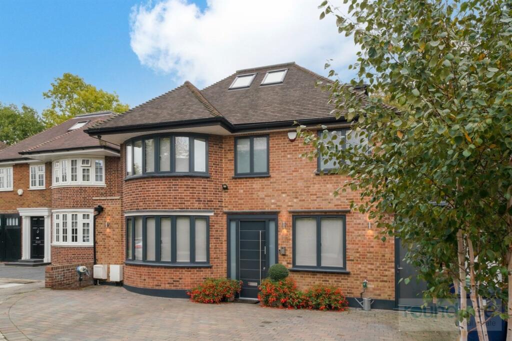 Main image of property: Danescroft Gardens, Hendon NW4
