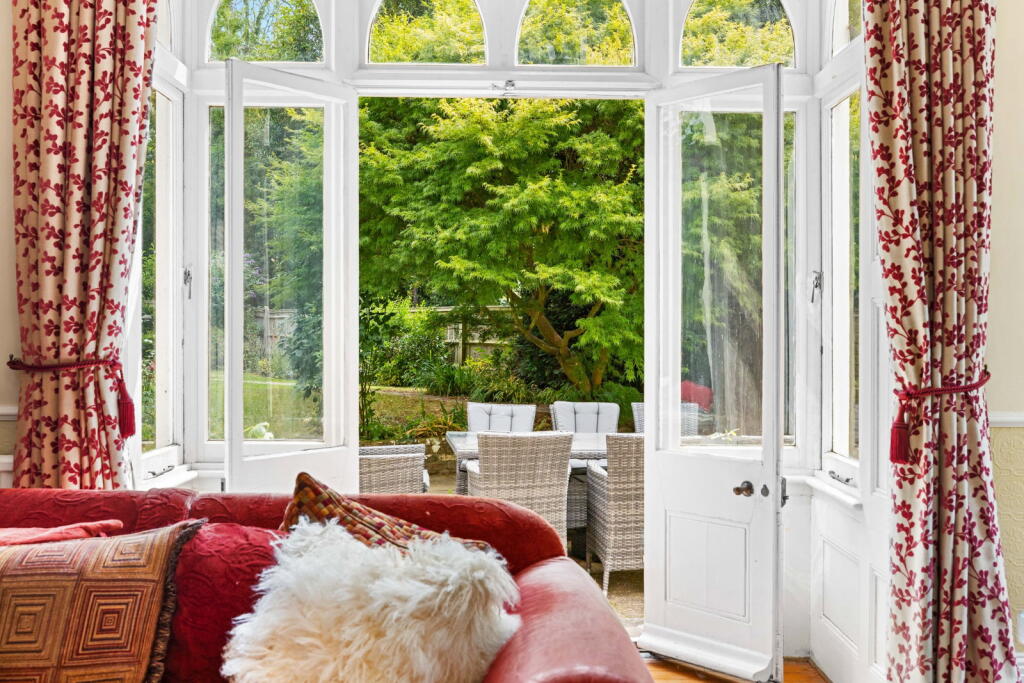 House in Redhill - View 4