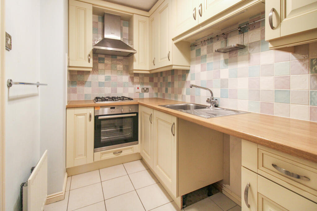 Apartment in Guildford - View 3