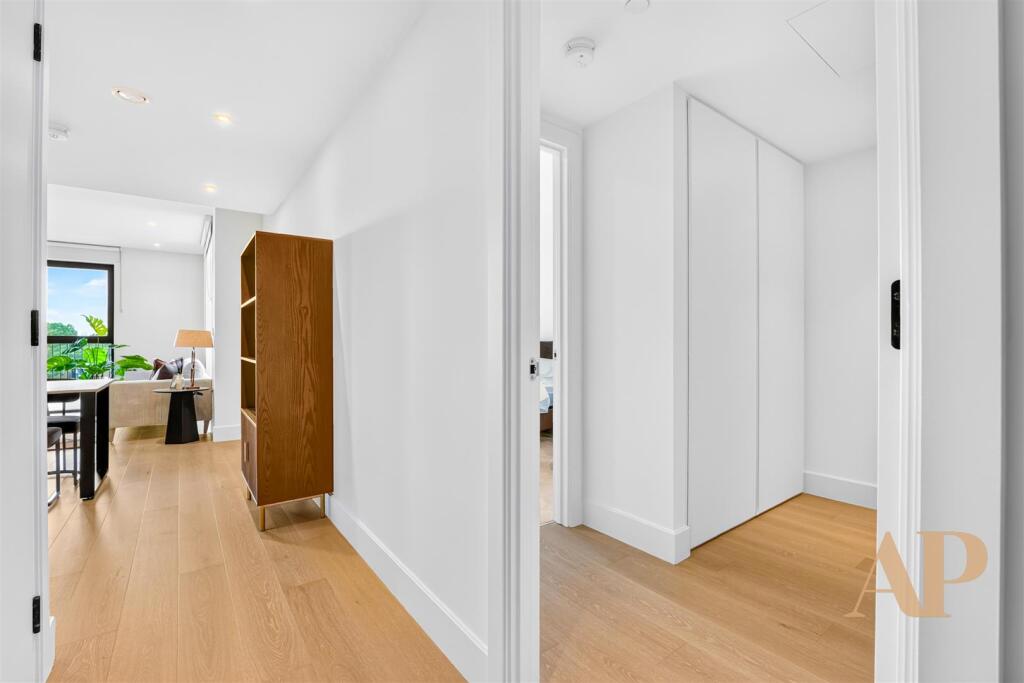 Apartment in London - More
