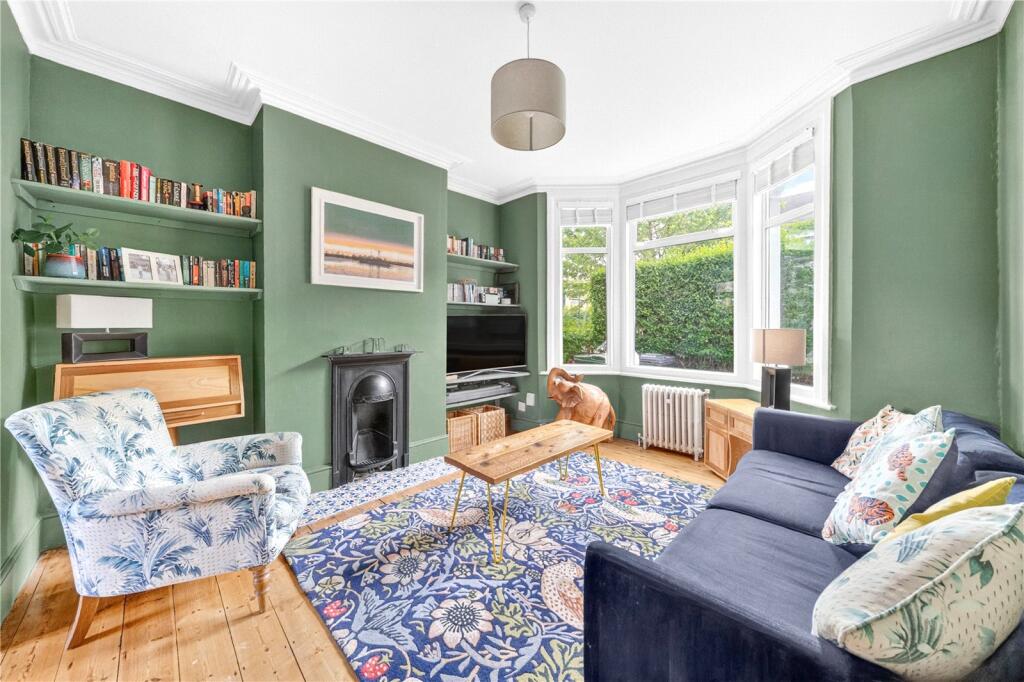House in London, Whipps Cross, Leyton - View 2