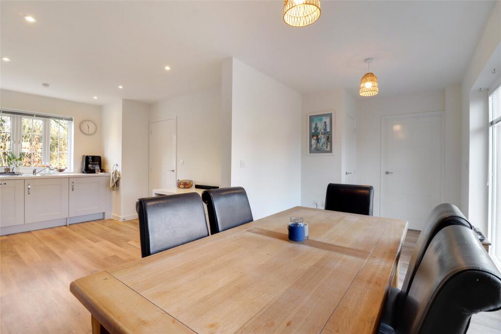 Wolstonian Way, Roundswell, Barnstaple, Devon, EX31 photo 4