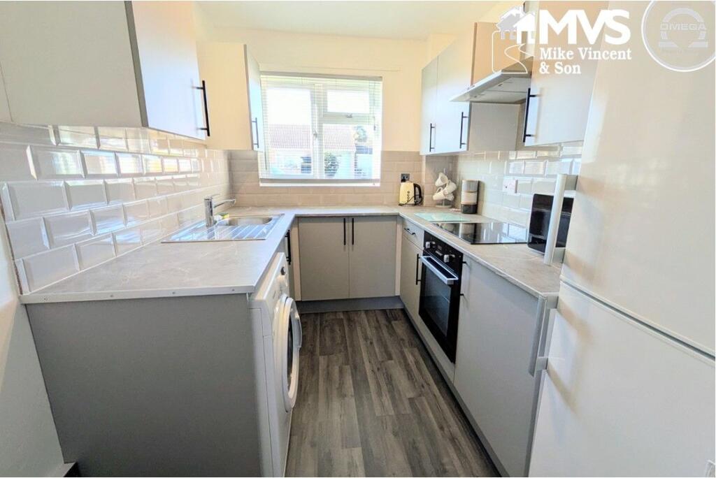 Romford Court, Fairlop Close, Clacton-on-Sea photo 2