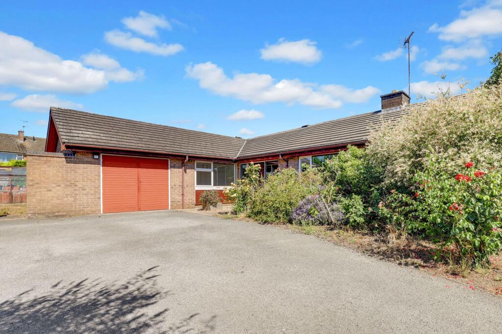 Main image of property: Broomfield Lane, Farnsfield, NG22