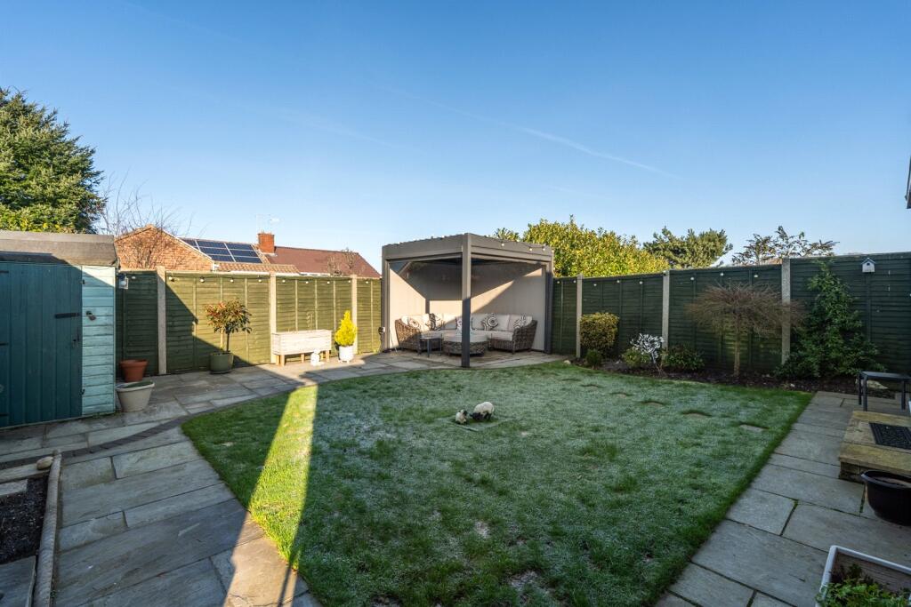 Maloren Way, West Moors, Ferndown, Dorset, BH22 photo 3