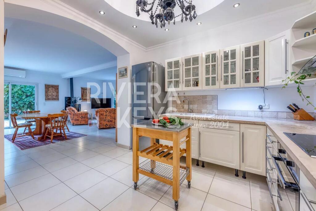 Main image of property: Provence-Alps-Cote d`Azur, Alpes-Maritimes, Cannes