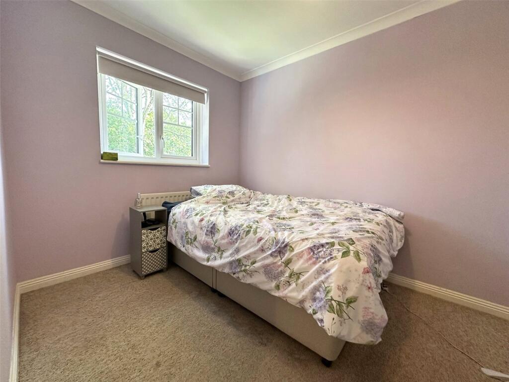 House in Basingstoke and Deane, Tadley - View 6