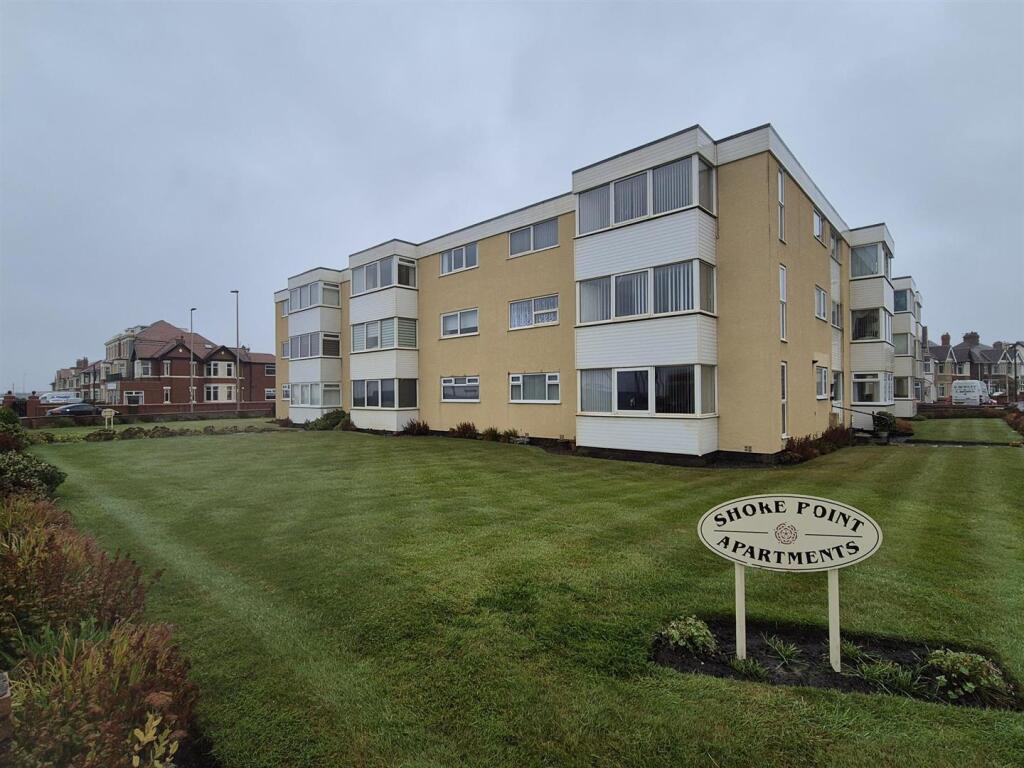 Queens Promenade, Thornton-Cleveleys photo 2