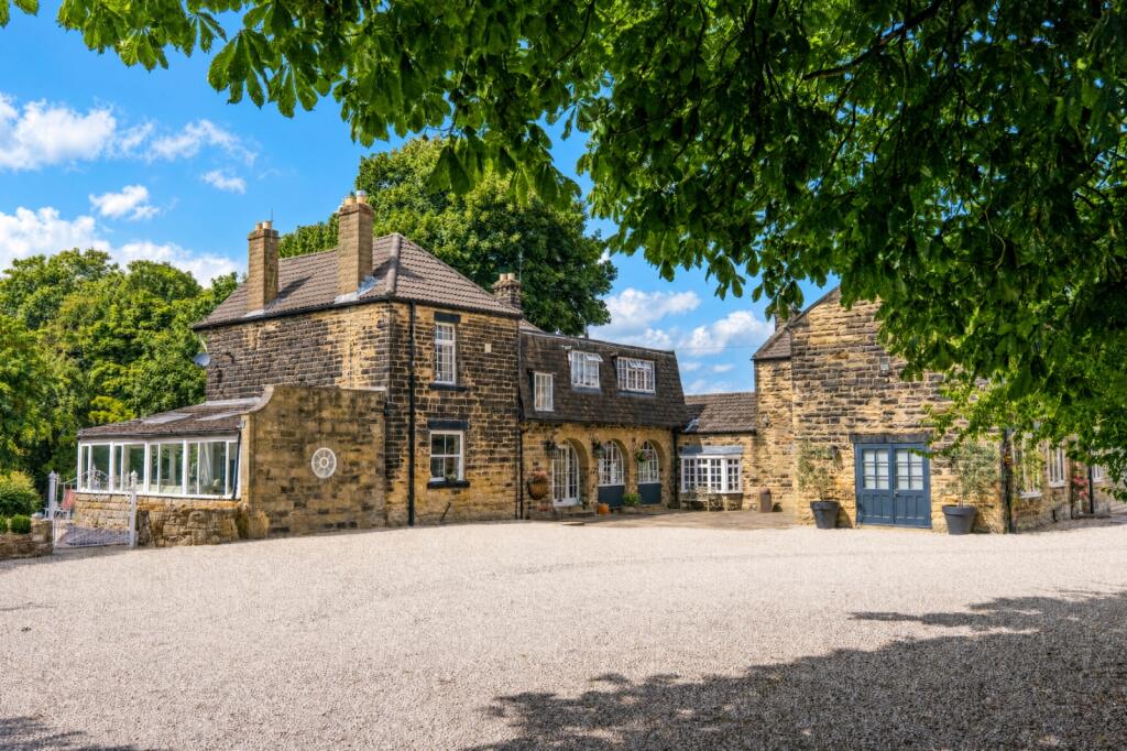 Main image of property: Colliers Lane, Leeds, West Yorkshire, LS17