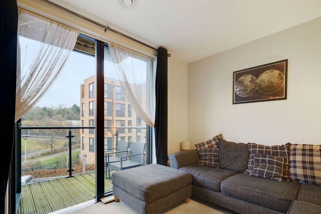 Apartment in Croydon - View 4