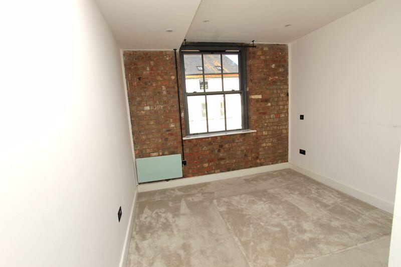 Apartment in Northampton, West Northamptonshire - View 4