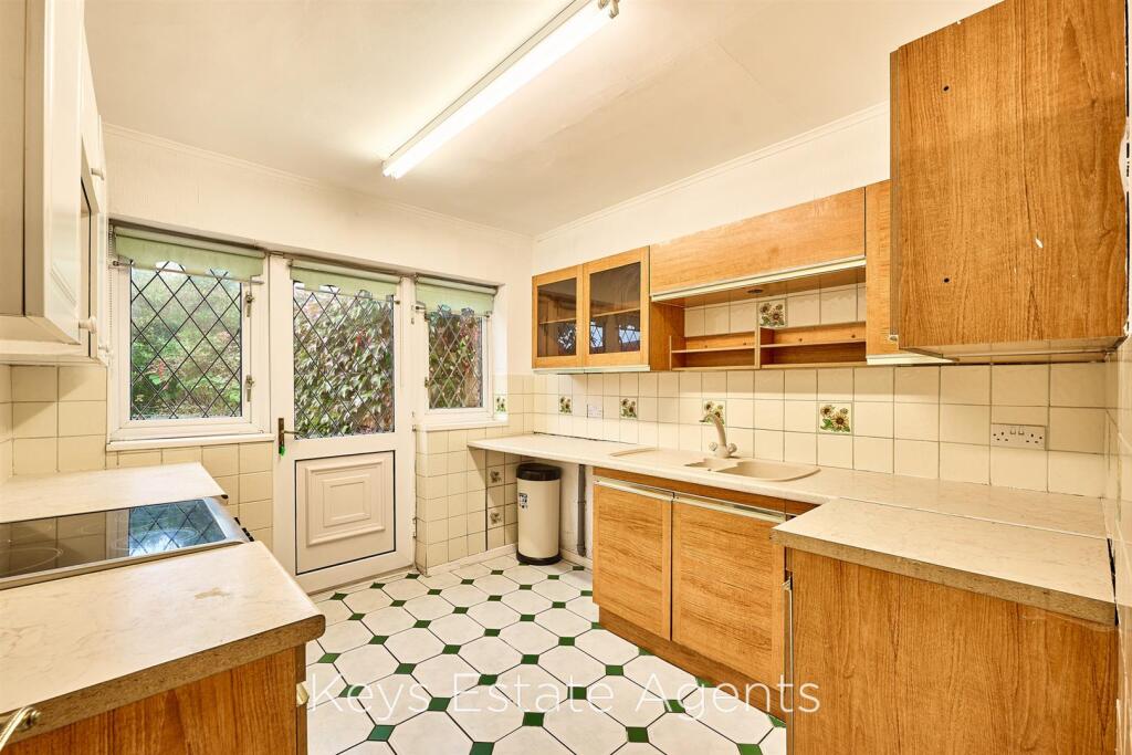 House in Stoke-on-Trent - View 5