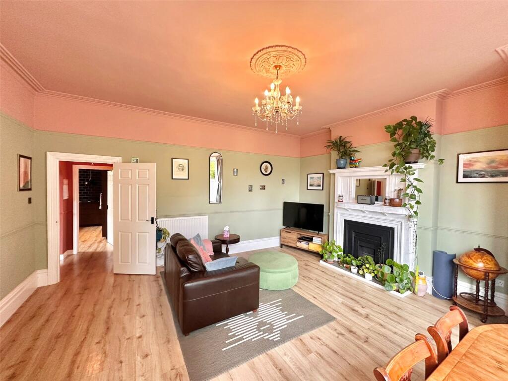 Apartment in Taunton - More