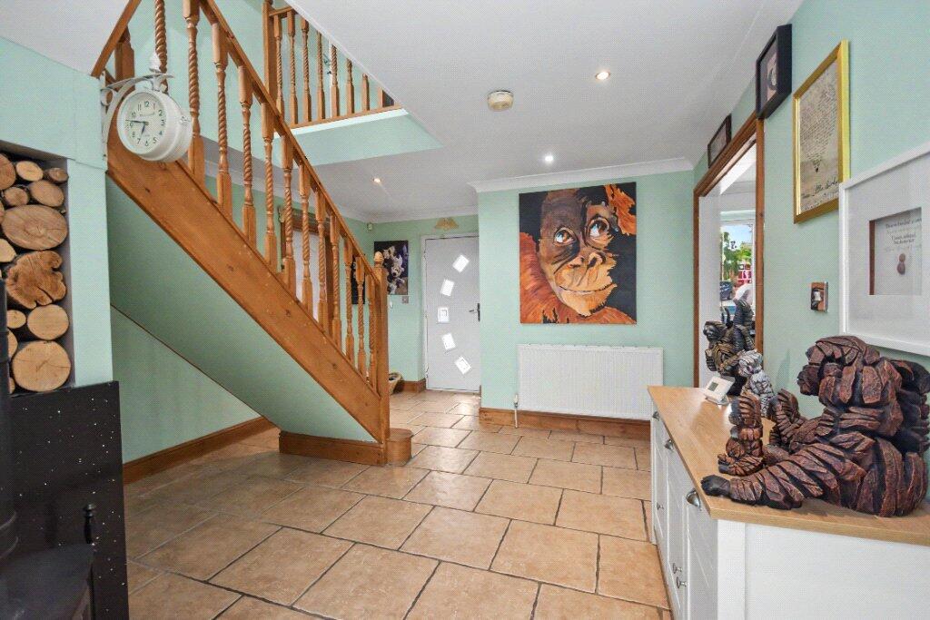 House in Wakefield, Outwood - View 2