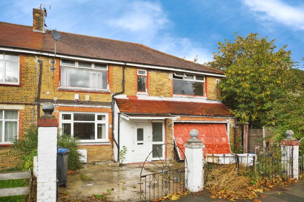 Main image of property: Central Avenue, London, N9