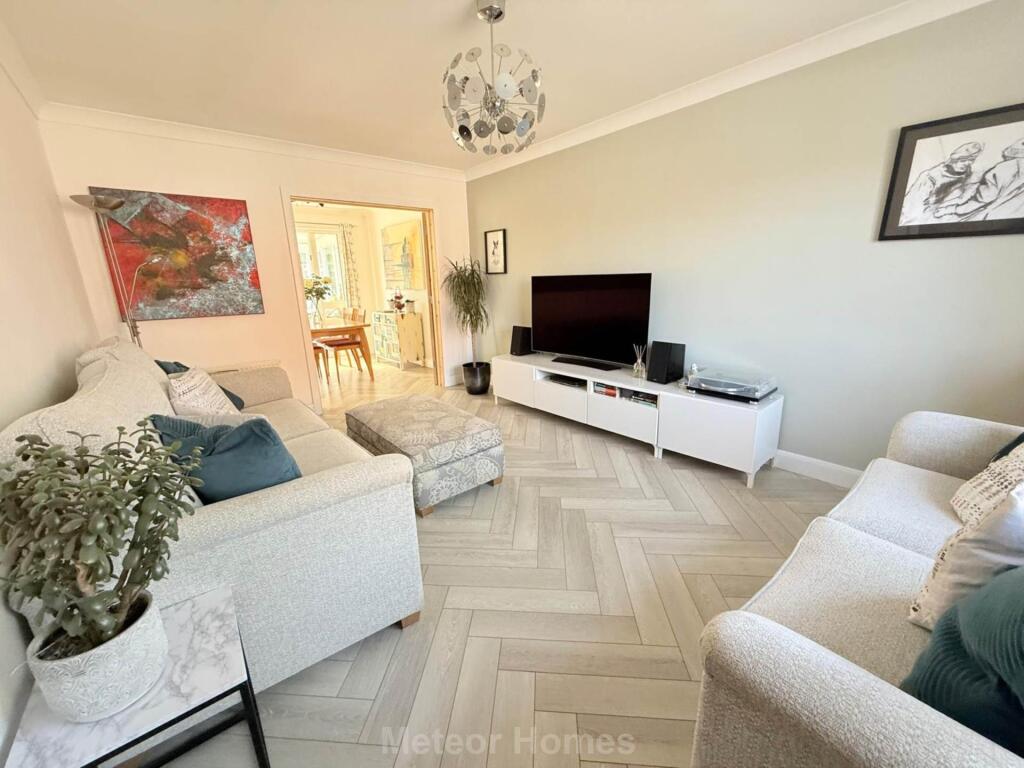 Allington Drive, Grimsby photo 3