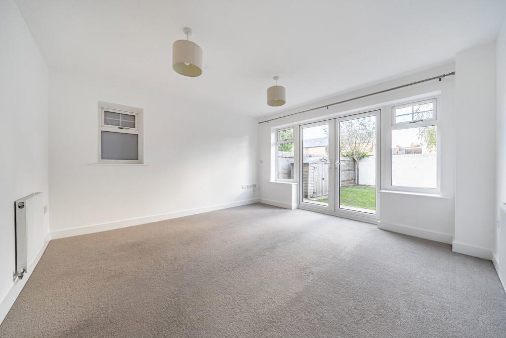 Cromwell Gardens, Southbourne, Bournemouth, BH5 2EA photo 4