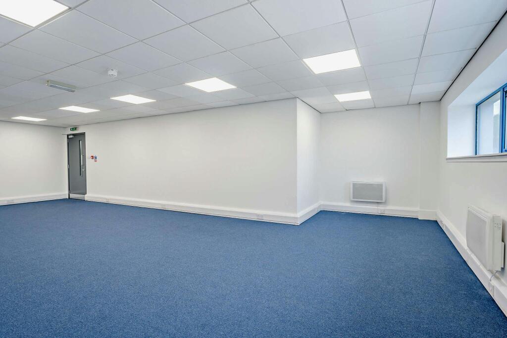8657501interior03800.jpg
