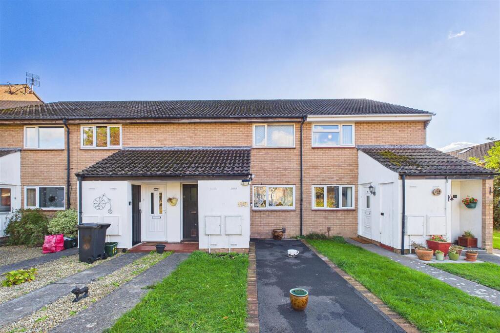 Main image of property: Convenient living in popular Clevedon location