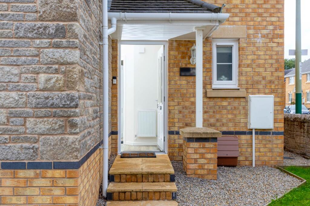 House in Maesycwmmer, Caerphilly - View 3