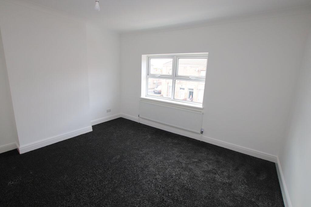 House in Grimsby, New Clee - More