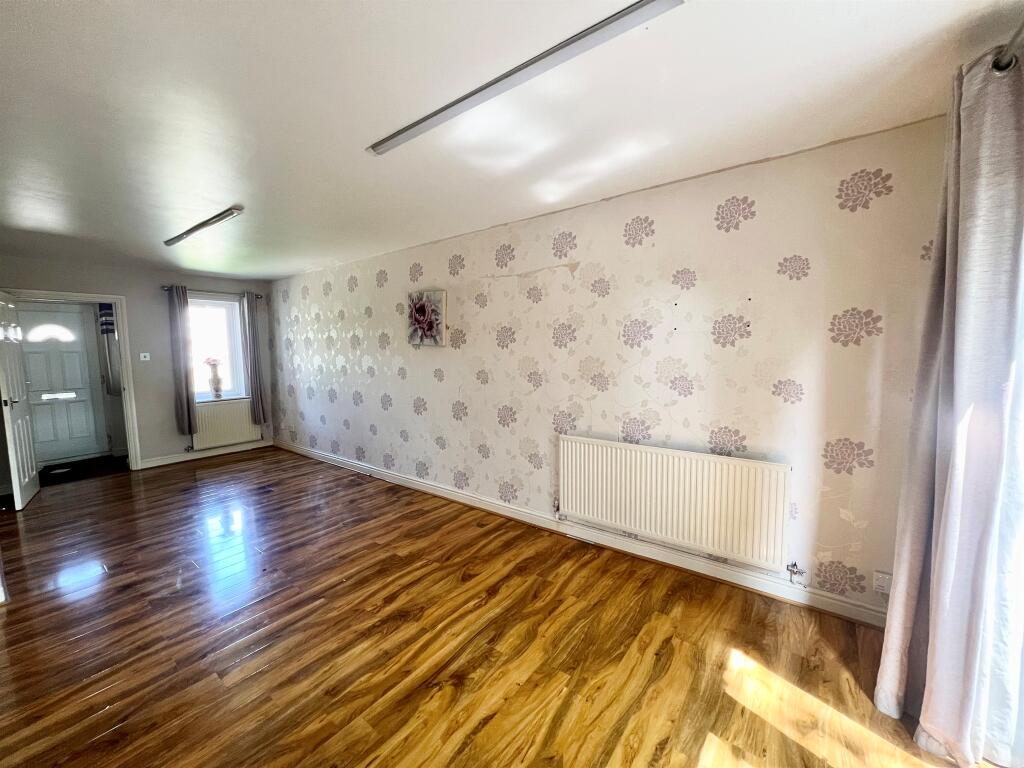 Partridge Way, Old Sarum, Salisbury photo 3