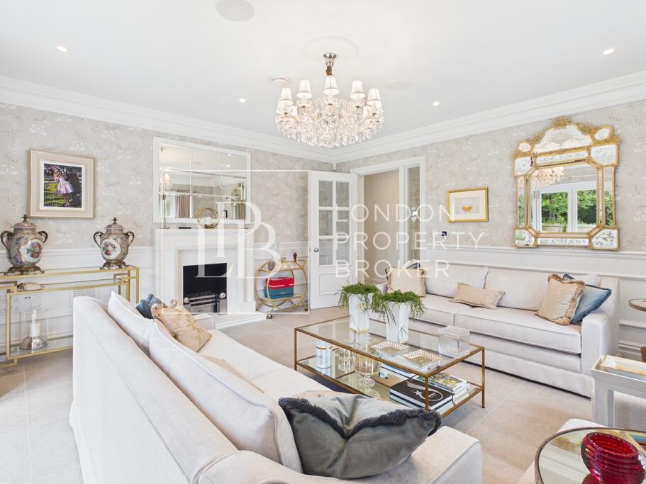 House in Sunningdale, Windsor and Maidenhead - View 3