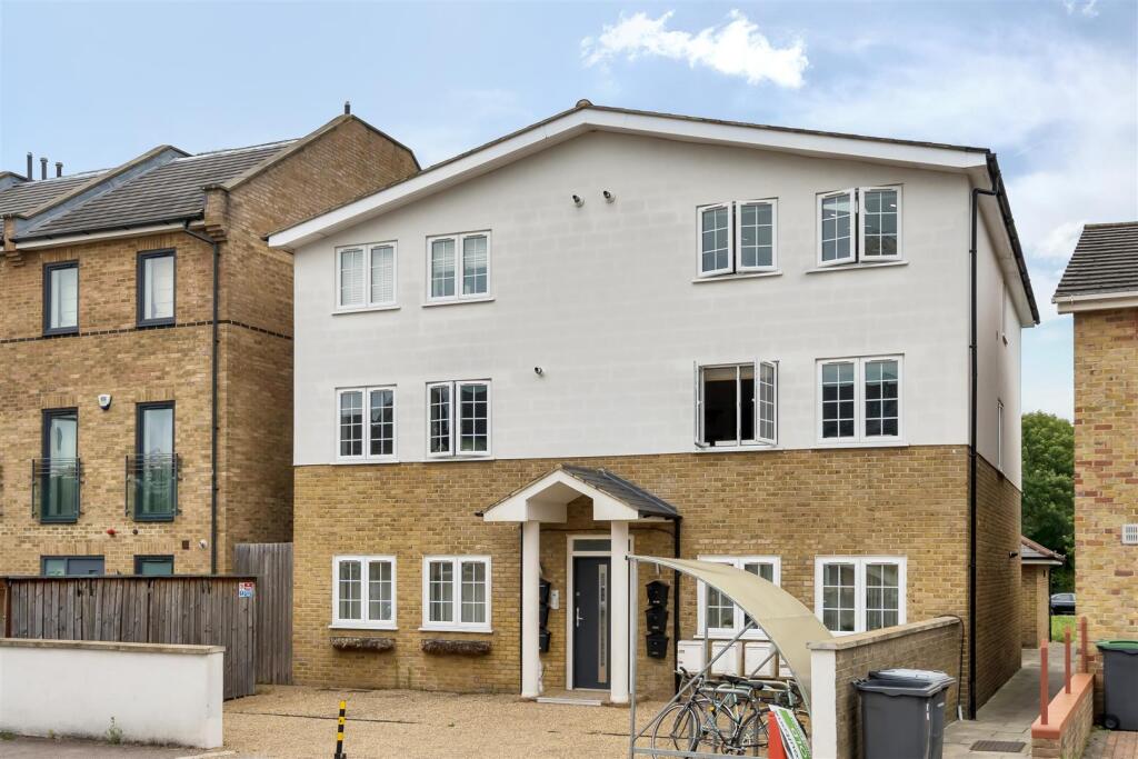 Main image of property: Finsbury Road, Bounds Green, N22