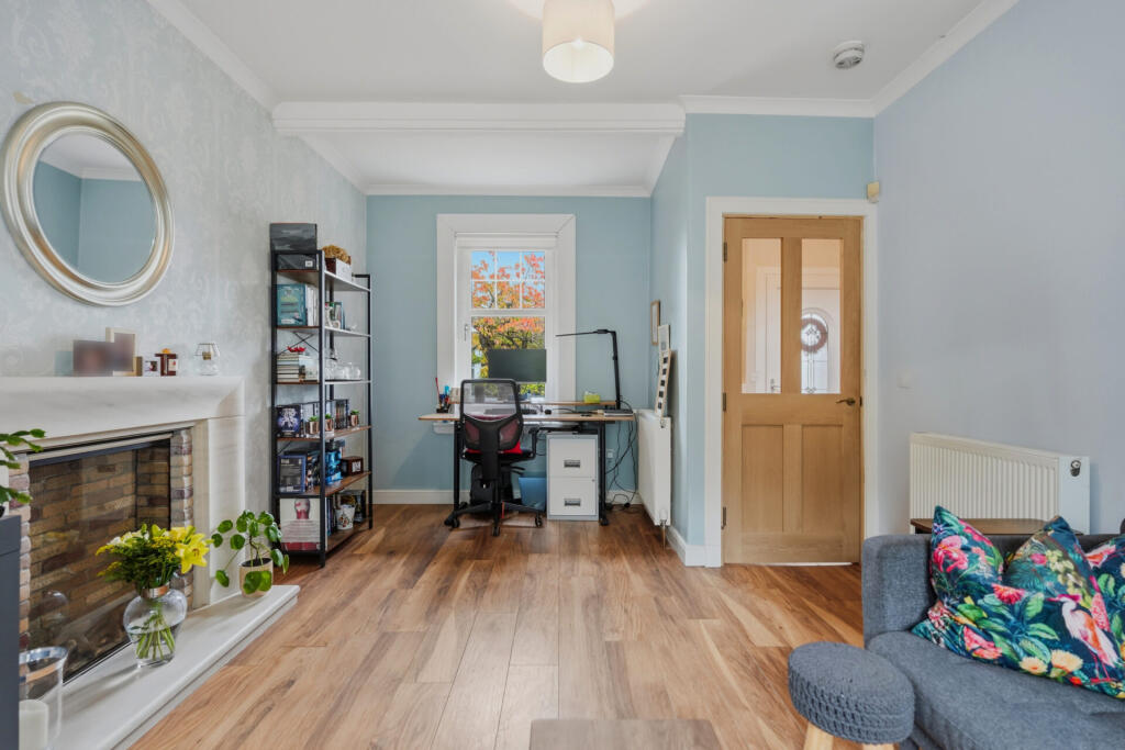 House in Glasgow, Merrylee Road Housing Scheme, Muirend - View 3