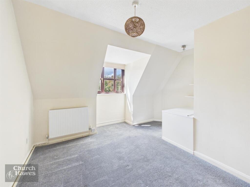House in Chelmsford, South Woodham Ferrers - More