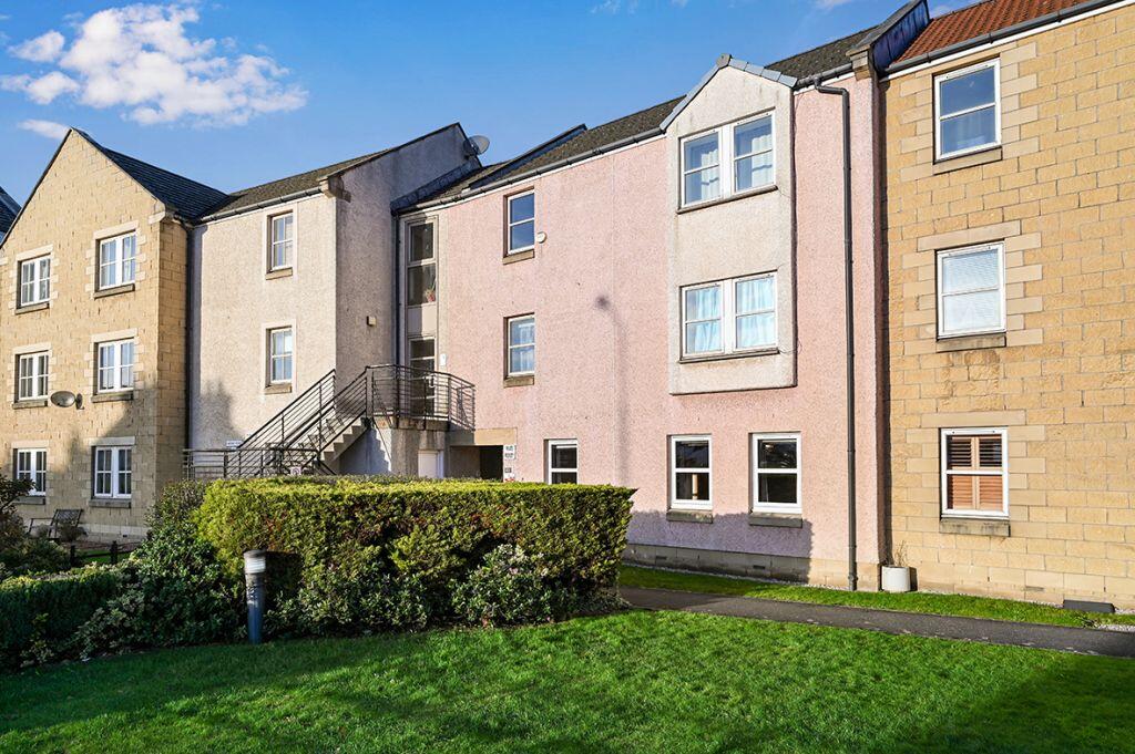 Main image of property: 112 Lindsay Road, Edinburgh, EH6 4TU