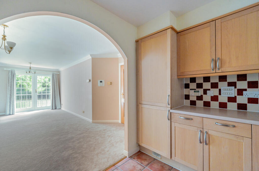 Apartment in Wokingham - View 4