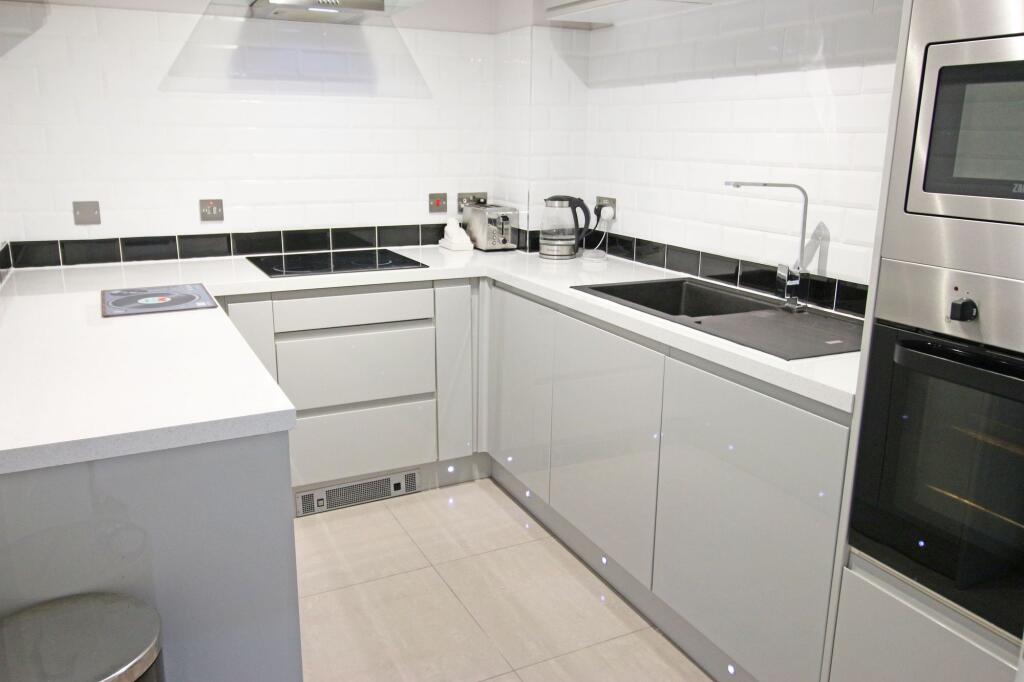 Carlotta Way, Cardiff, CF10 photo 3