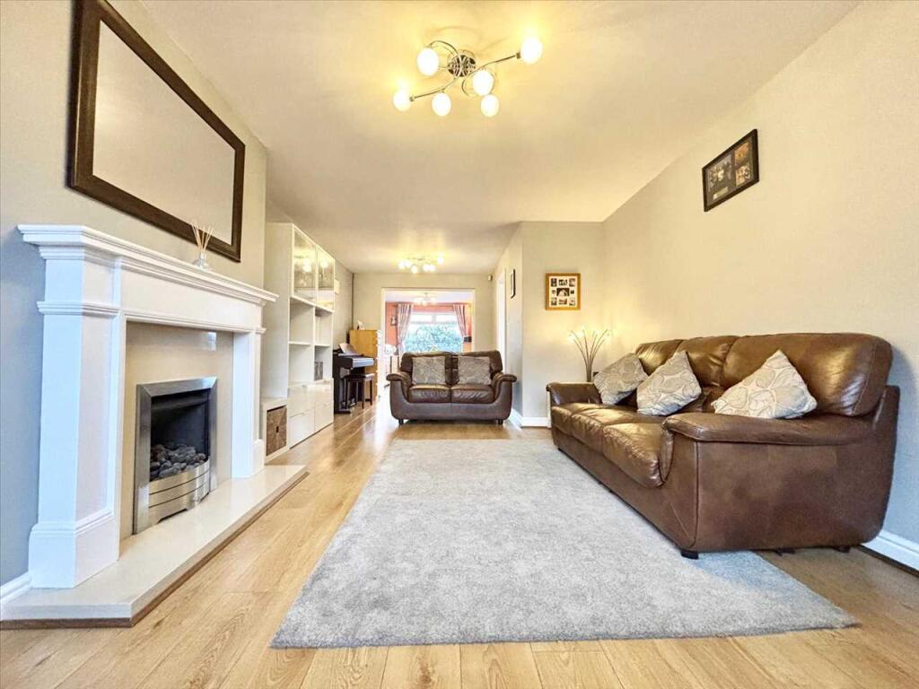 House in Mansfield, Nottinghamshire - View 3