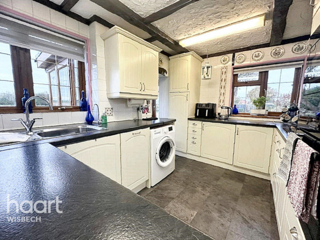 House in Fenland, Wisbech St. Mary - More