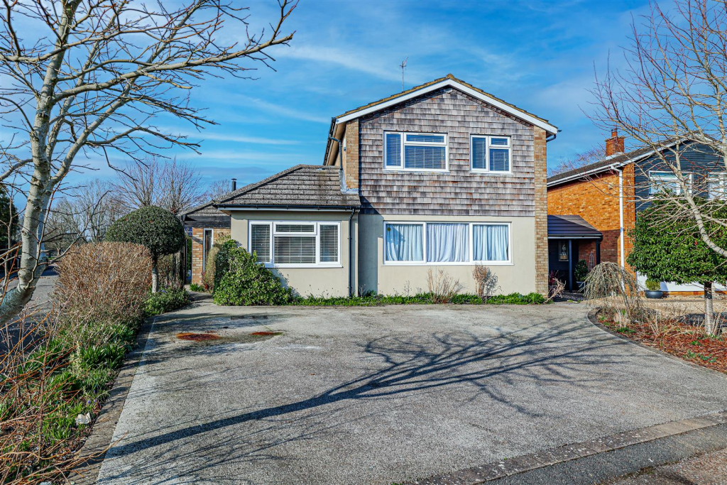 Main image of property: The Horseshoe, Hemel Hempstead,HP3