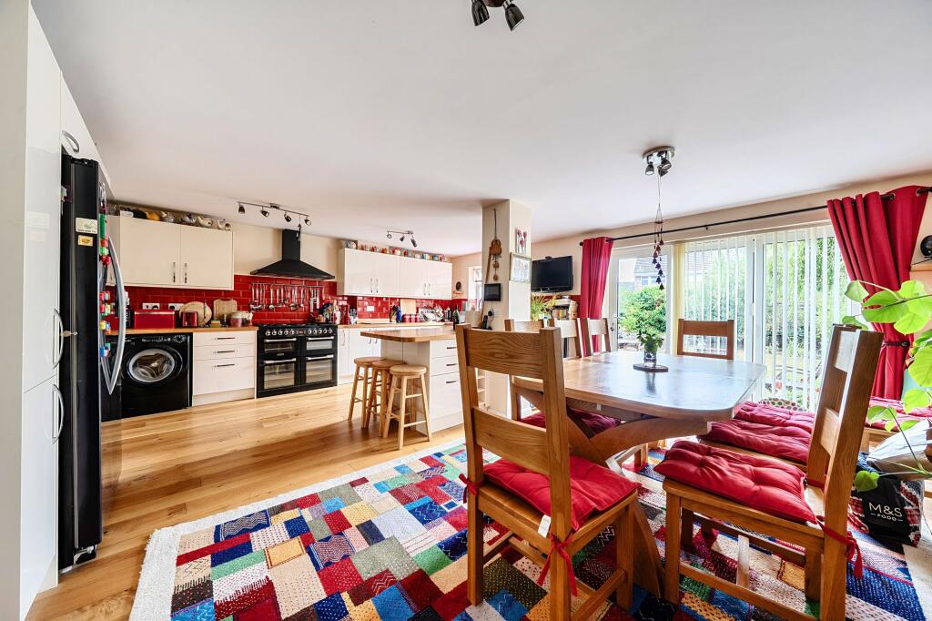 House in Tonbridge and Malling, Kent - More