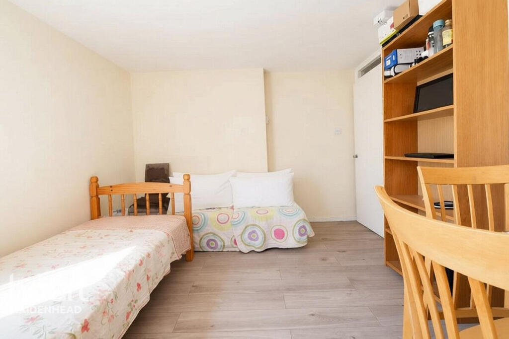 Apartment in Slough, Windsor and Maidenhead - View 4